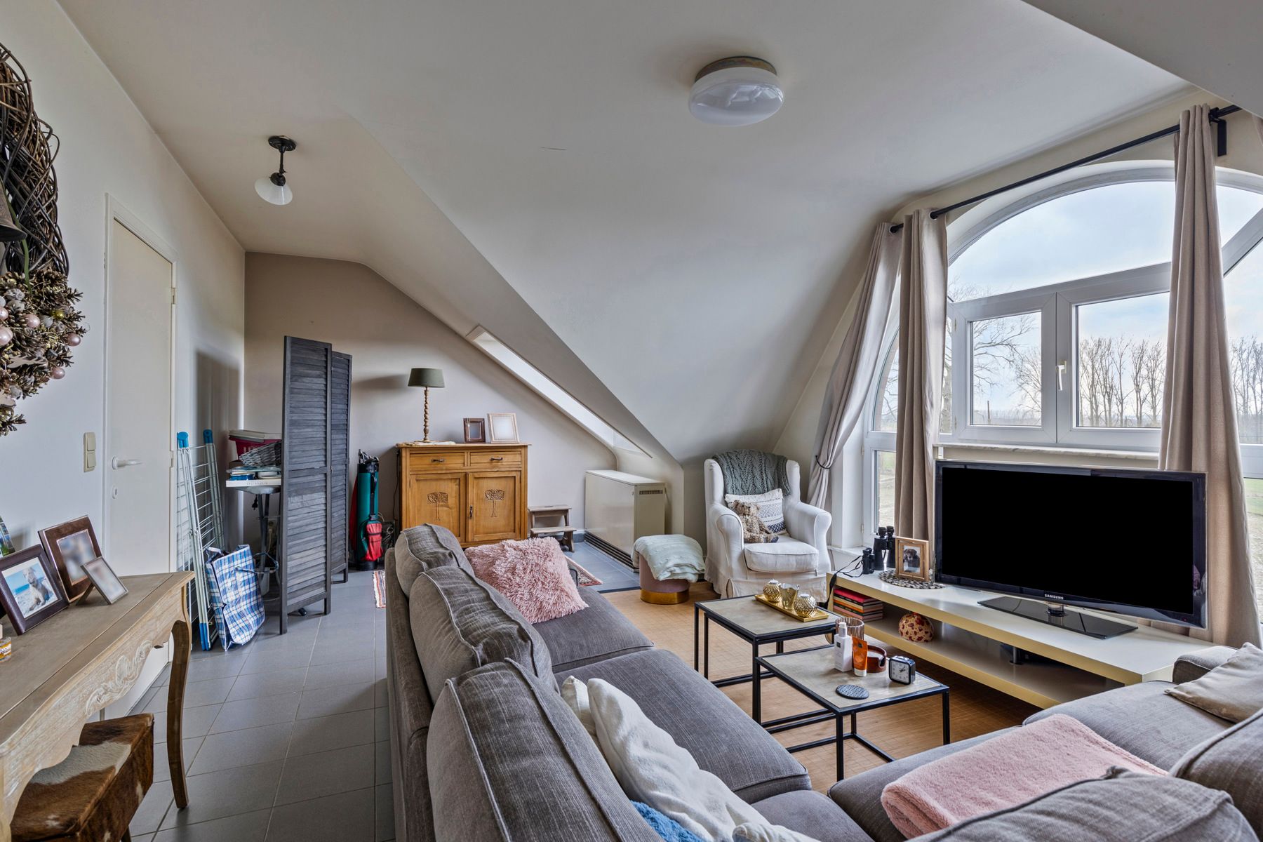Instapklaar 2-slaapkamer appartement foto 3
