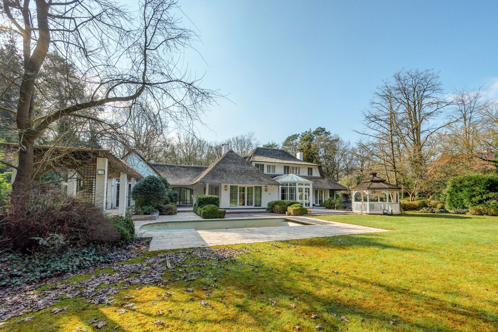 VILLA OP 3.750 m² foto 2