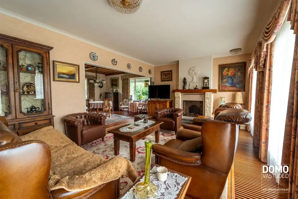 KARAKTERVOLLE, RUIME WONING MET 4 SLAAPKAMERS EN ZONNIGE TUIN TE STOKROOIE foto 7