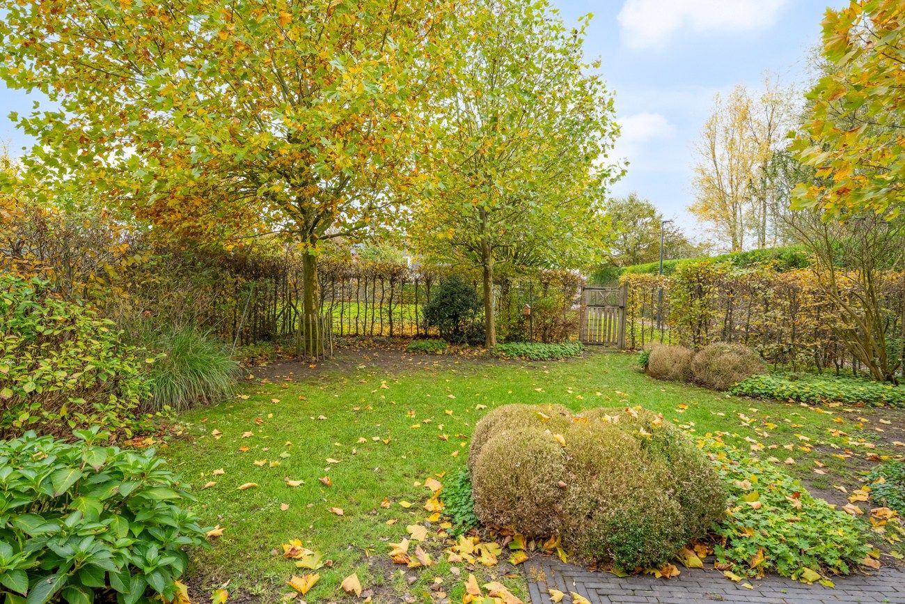 Instapklare halfopen bebouwing met 4 slaapkamers in Oostakker foto 16