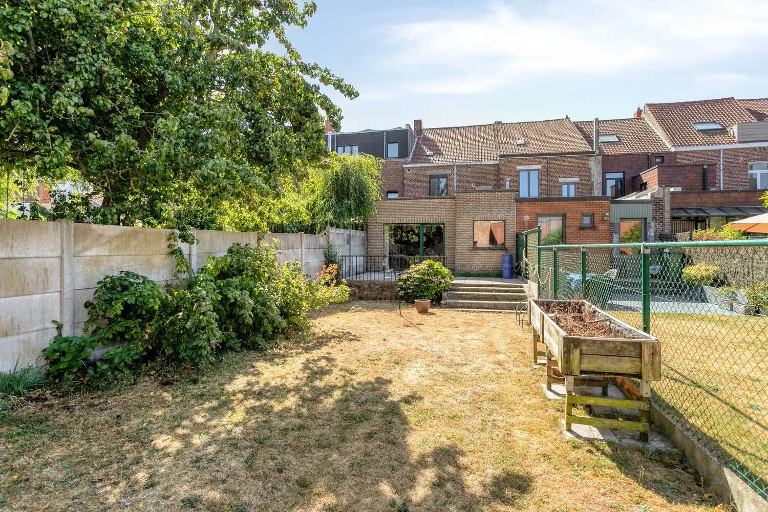 Karaktervolle stadswoning met renovatiepotentieel en unieke troef foto 15