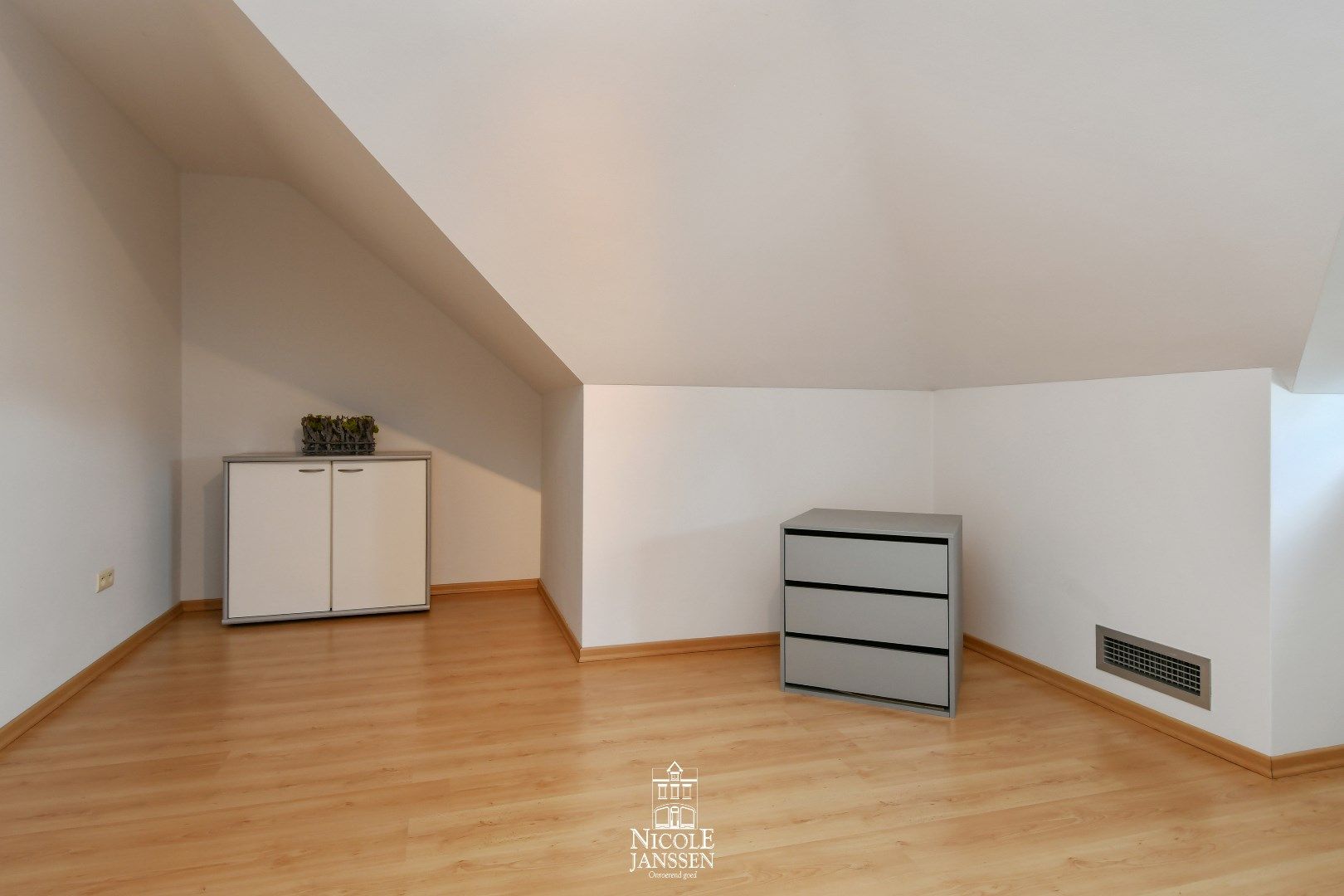 Stijlvolle villa met 4 slaapkamers, 2 badkamers en een prachtige tuin foto 30