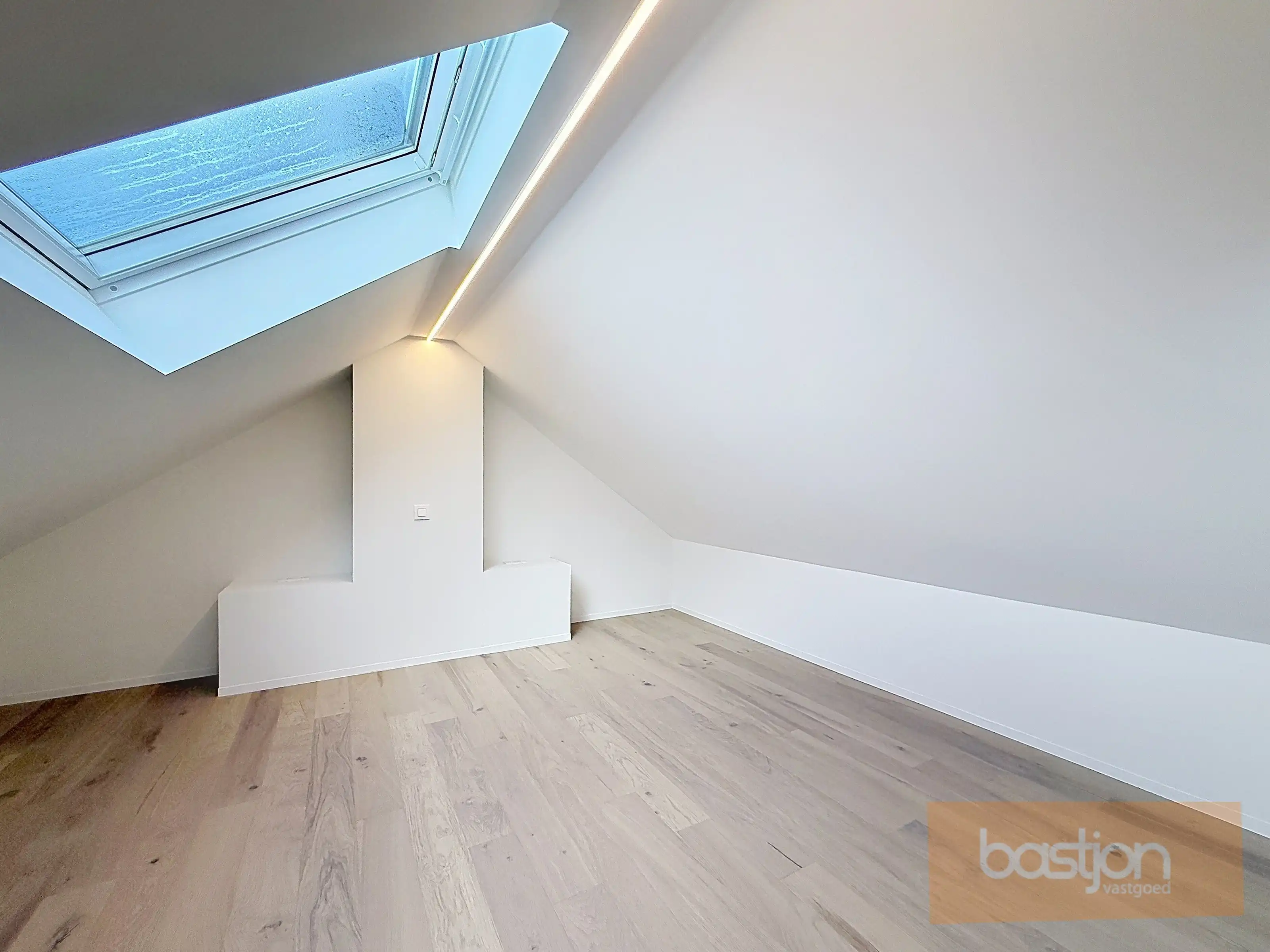 Volledig gerenoveerde, lichtrijke woning met uitzicht op het Preshoekbos foto 22