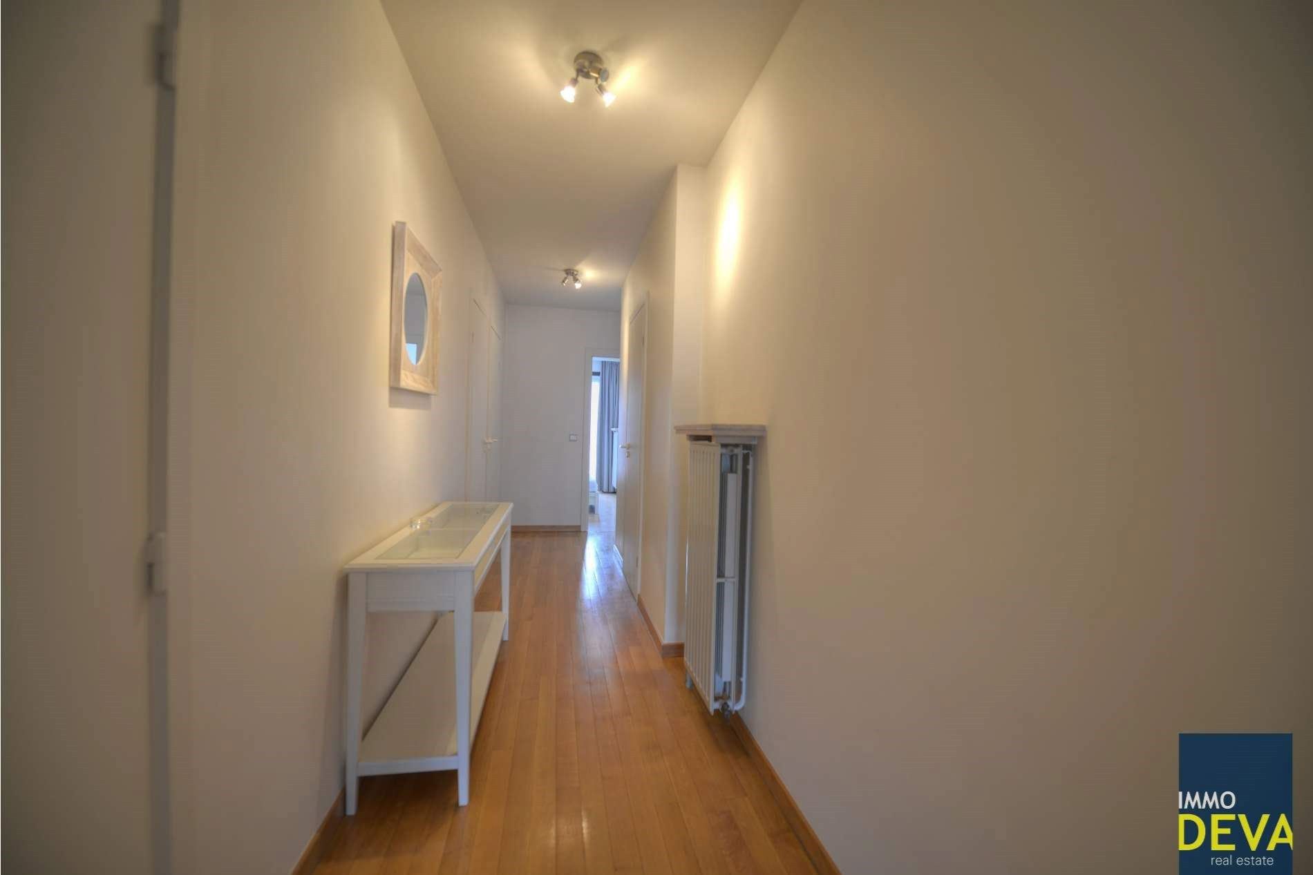 Bemeubeld appartement met zonnig terras goed gelegen in de Van Bunnenlaan. foto 10