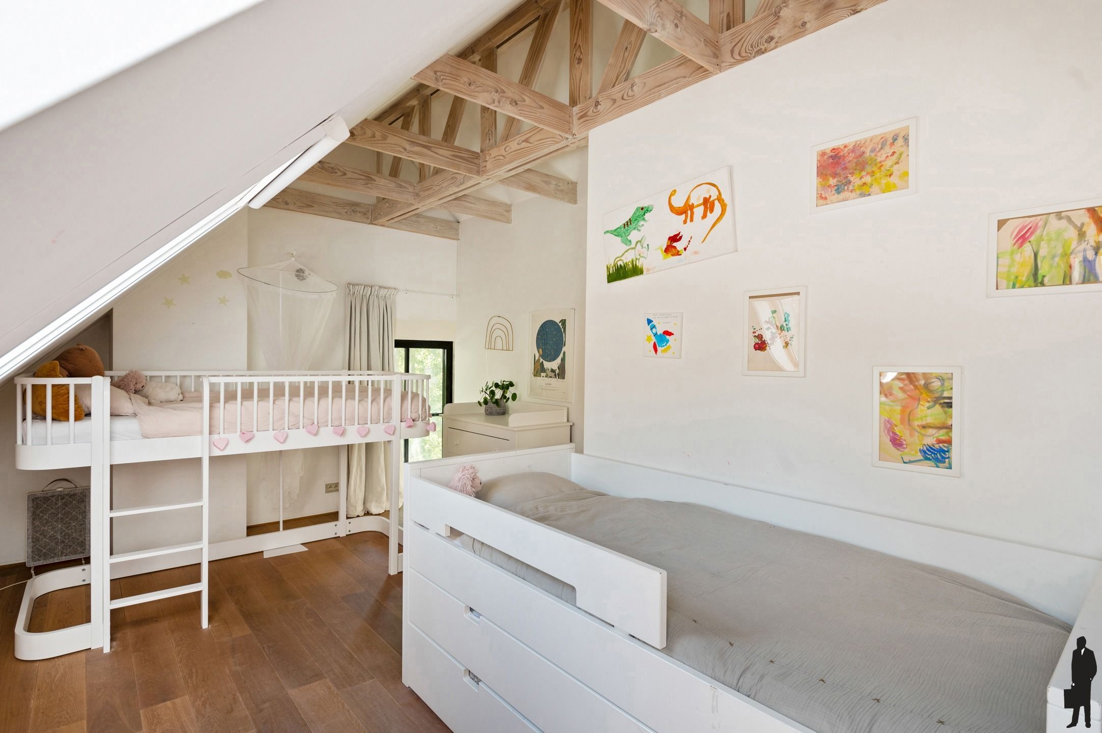 Unieke te renoveren hoevewoning met mooie parktuin foto 8