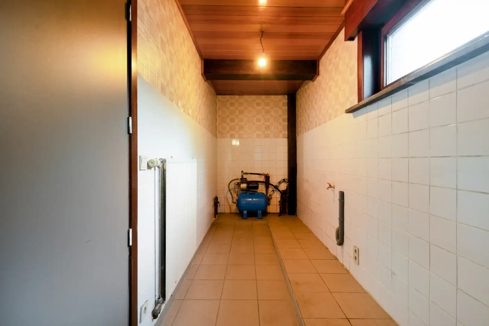 Vrijstaande woning met licht, ruimte en veel potentieel foto 9