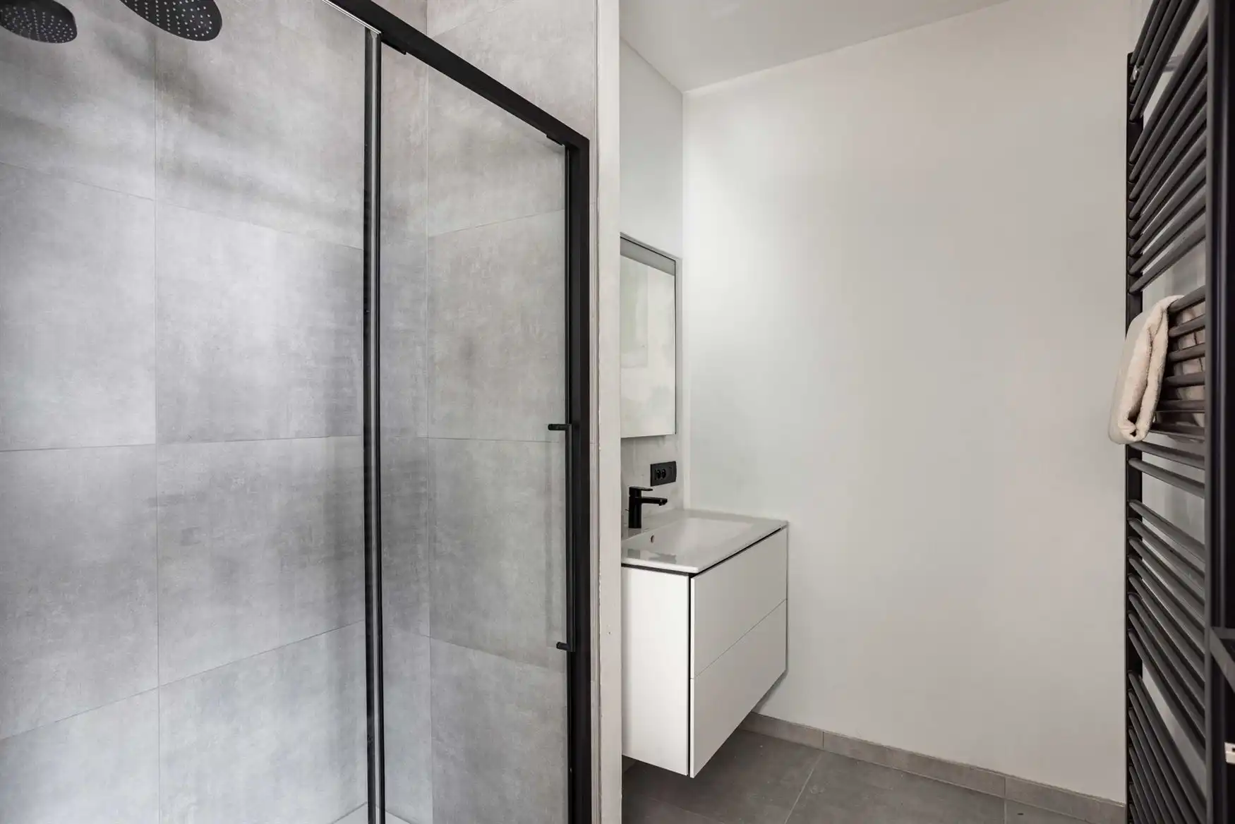 Instapklaar penthouse met terras aan Louisapark in Eeklo foto 9