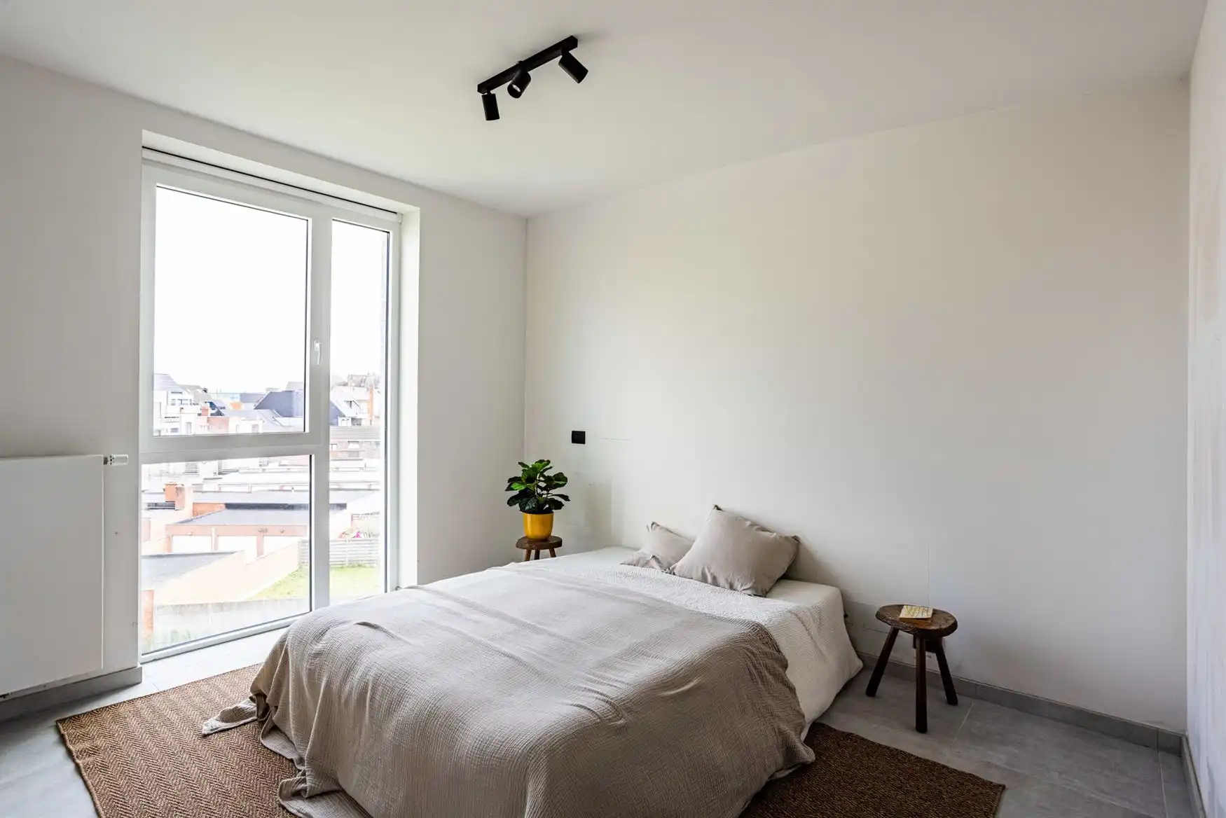 Instapklaar penthouse met terras aan Louisapark in Eeklo foto 9