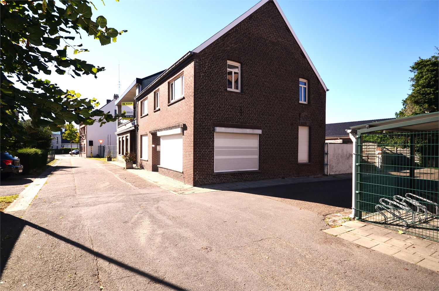 CENTRAAL GELEGEN HANDELSPAND MET VELE MOGELIJKHEDEN IN HET CENTRUM VAN HECHTEL! foto 3