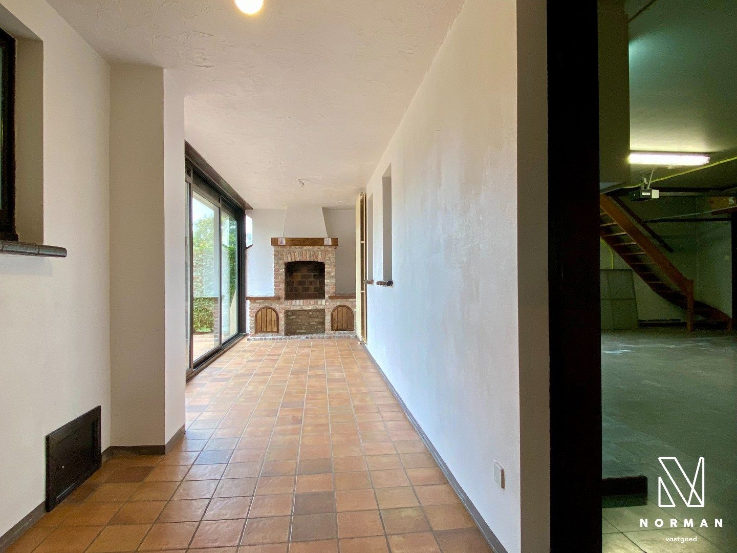 Landelijk gelegen villa met 5 slaapkamers, dubbele garage en een zee van ruimte foto 6