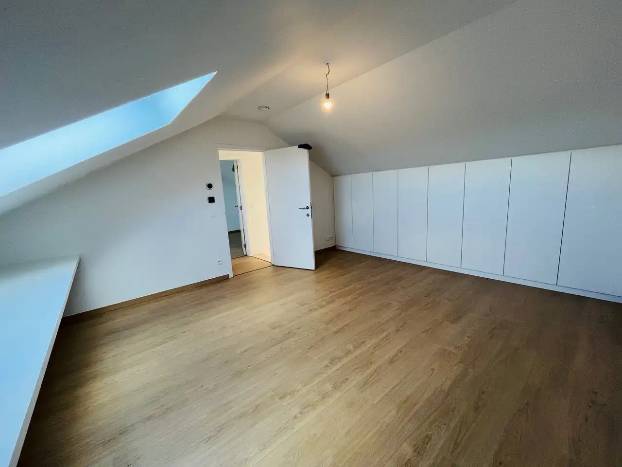 Prachtig 3-slaapkamerappartement met staanplaats in het voormalige gemeentehuis van Vleteren foto 14