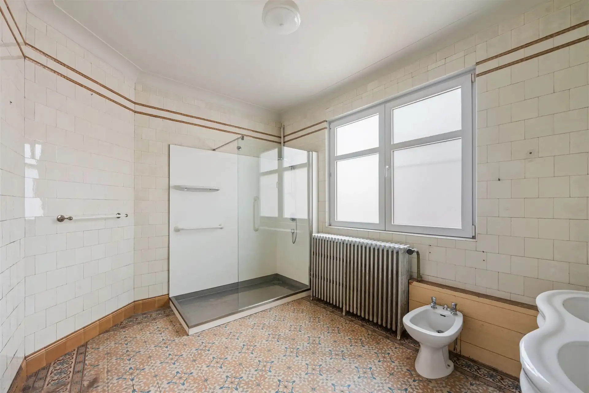 Ruime herenwoning met garage en 8 slk! foto 25