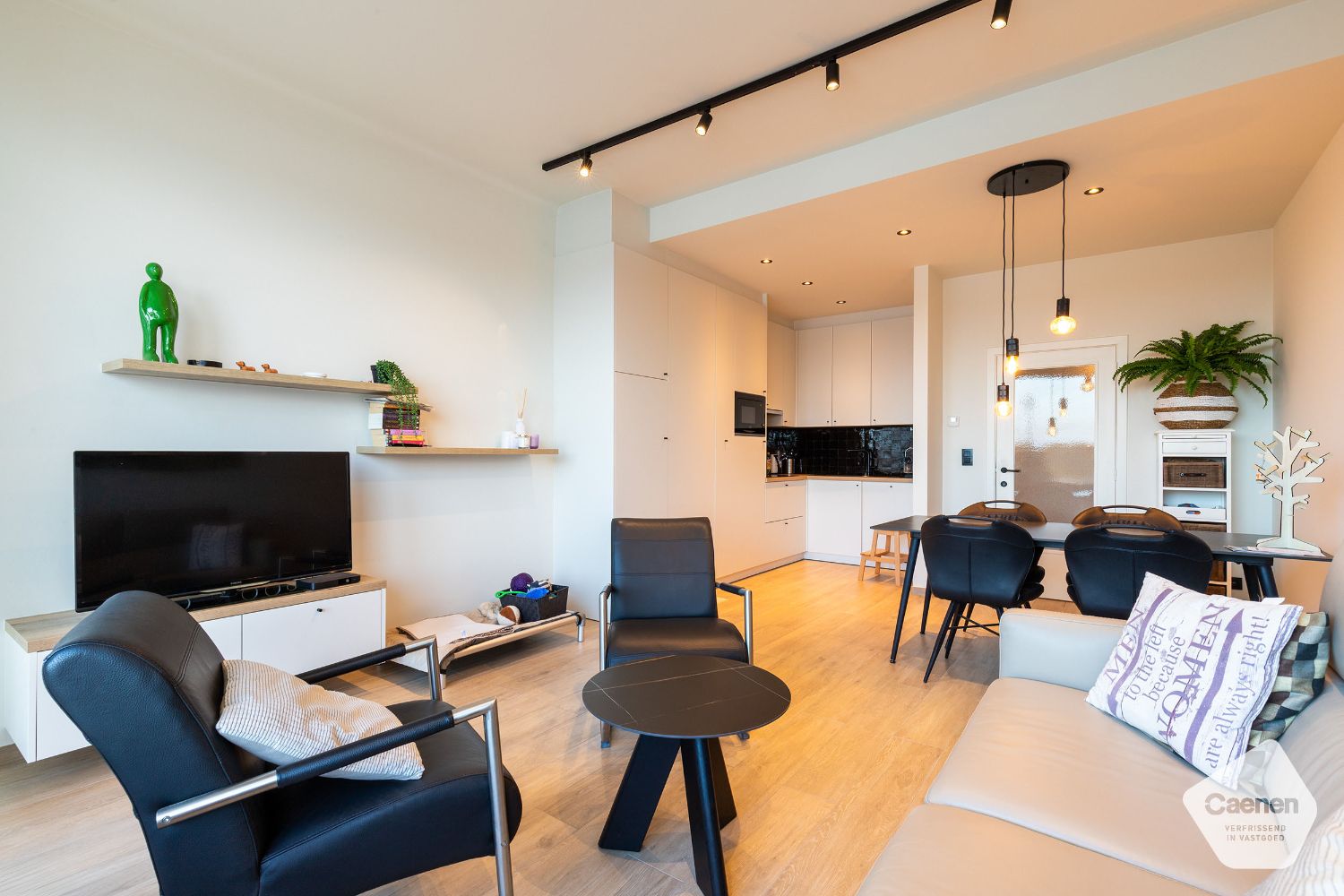 Prachtig gerenoveerd 2-slaapkamer appartement op de Zeedijk foto 3