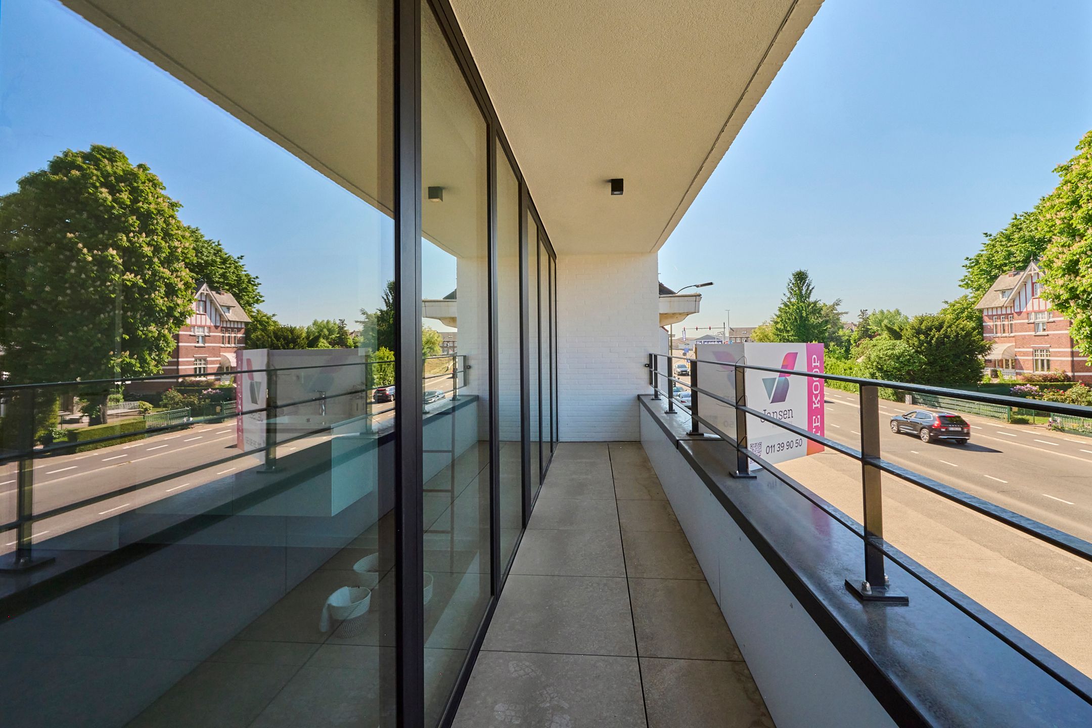 Volledig vernieuwd ruim appartement met 3 slaapkamers foto 17
