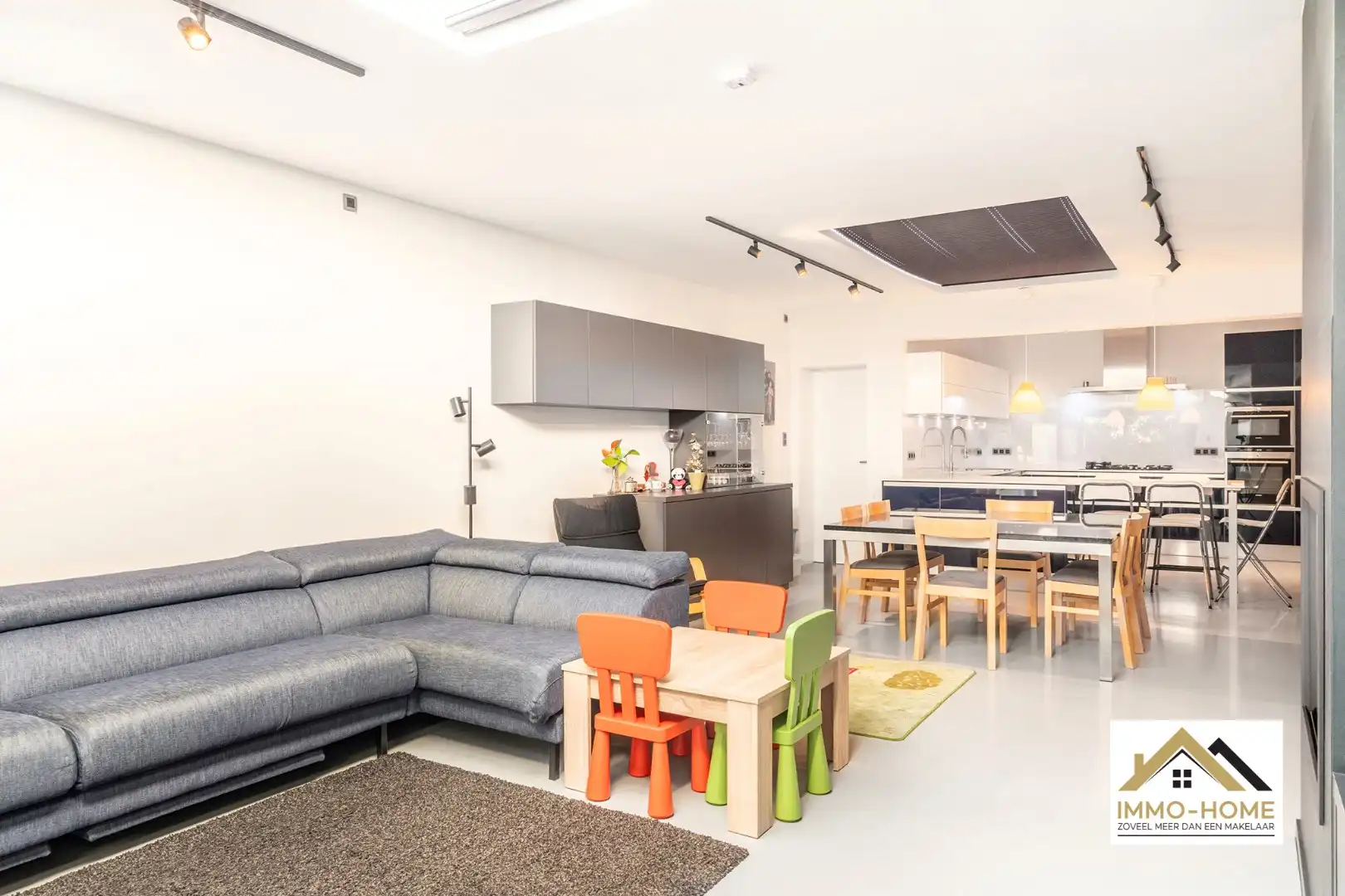 Héél erg ruime gerenoveerde woning met garage nabij centrum Lokeren! foto 11