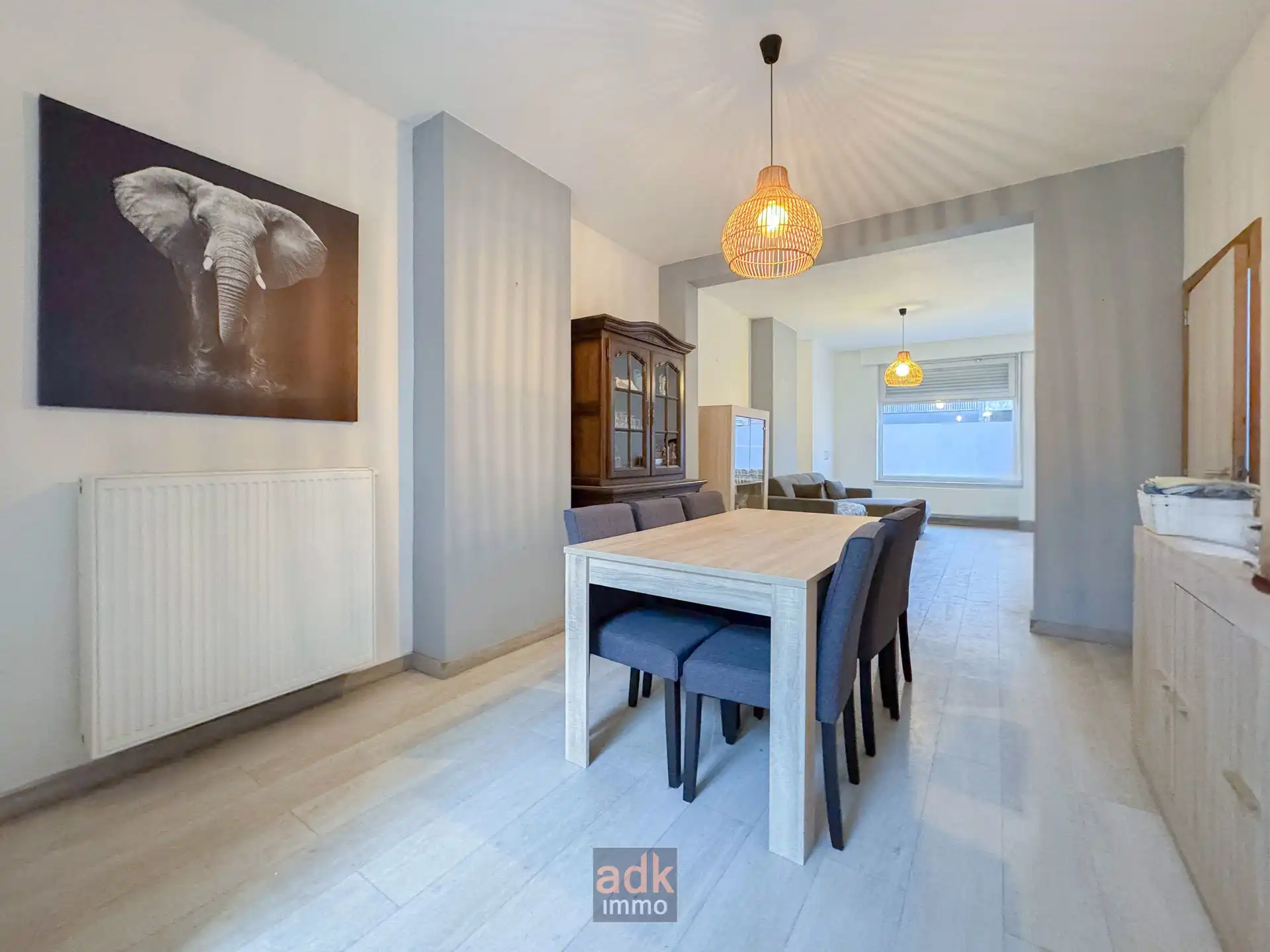 Herenhuis te koop met zuidwest gerichte tuin en parkeerplaats. Vernieuwd dak, nieuwe elektriciteit & nieuwe aardgas-CV foto 4