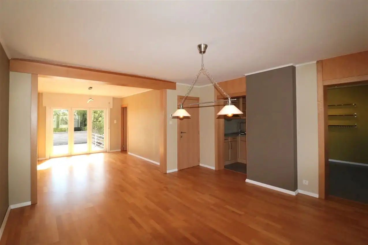 Handelswoonst met volledig uitgeruste frituur en appartement foto 15