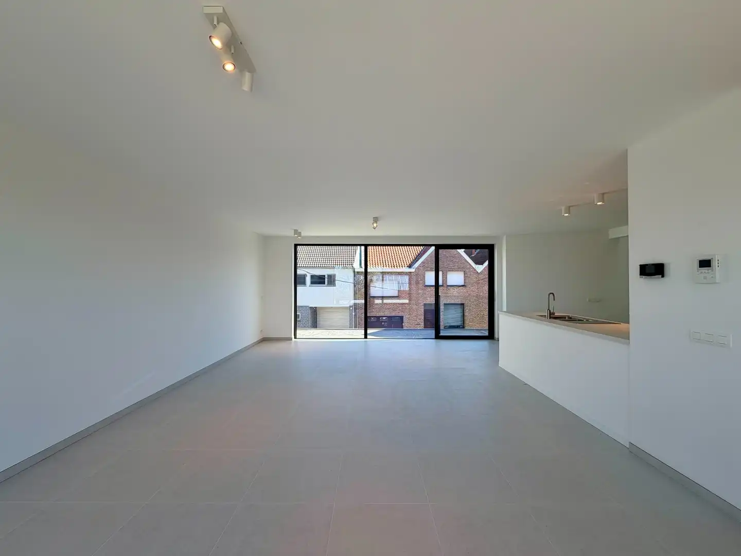 Instapklaar nieuwbouwappartement met 3 kamers & terras te Tielt! foto 2