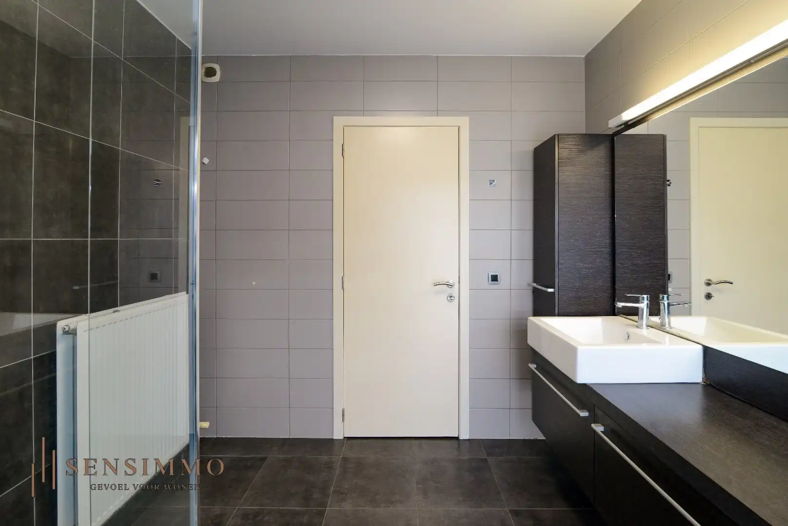 Mooi appartement met 2 slpk, ruim terras en parking foto 11