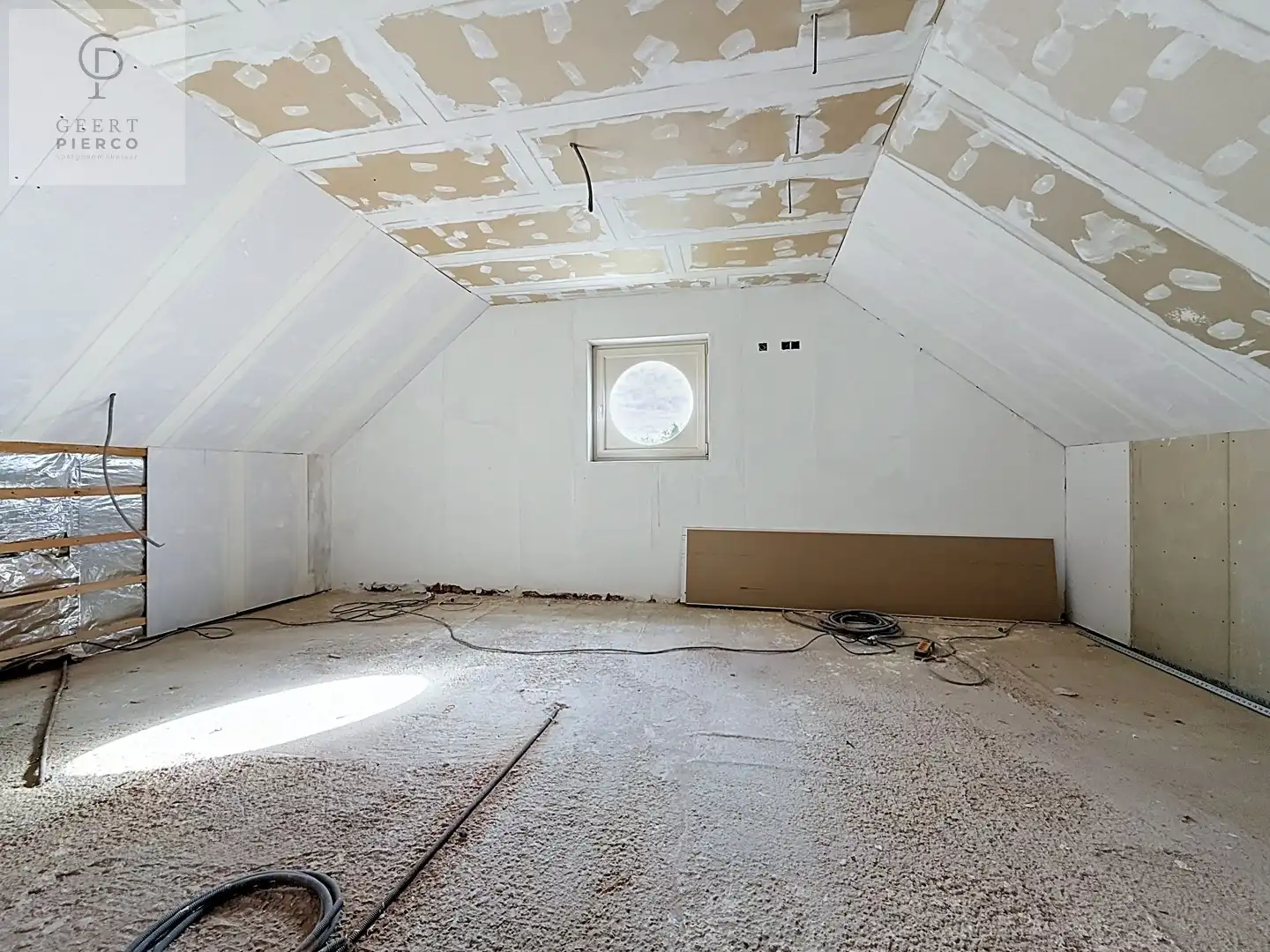 Ruime woning op mooi perceel van 10 are. foto 17