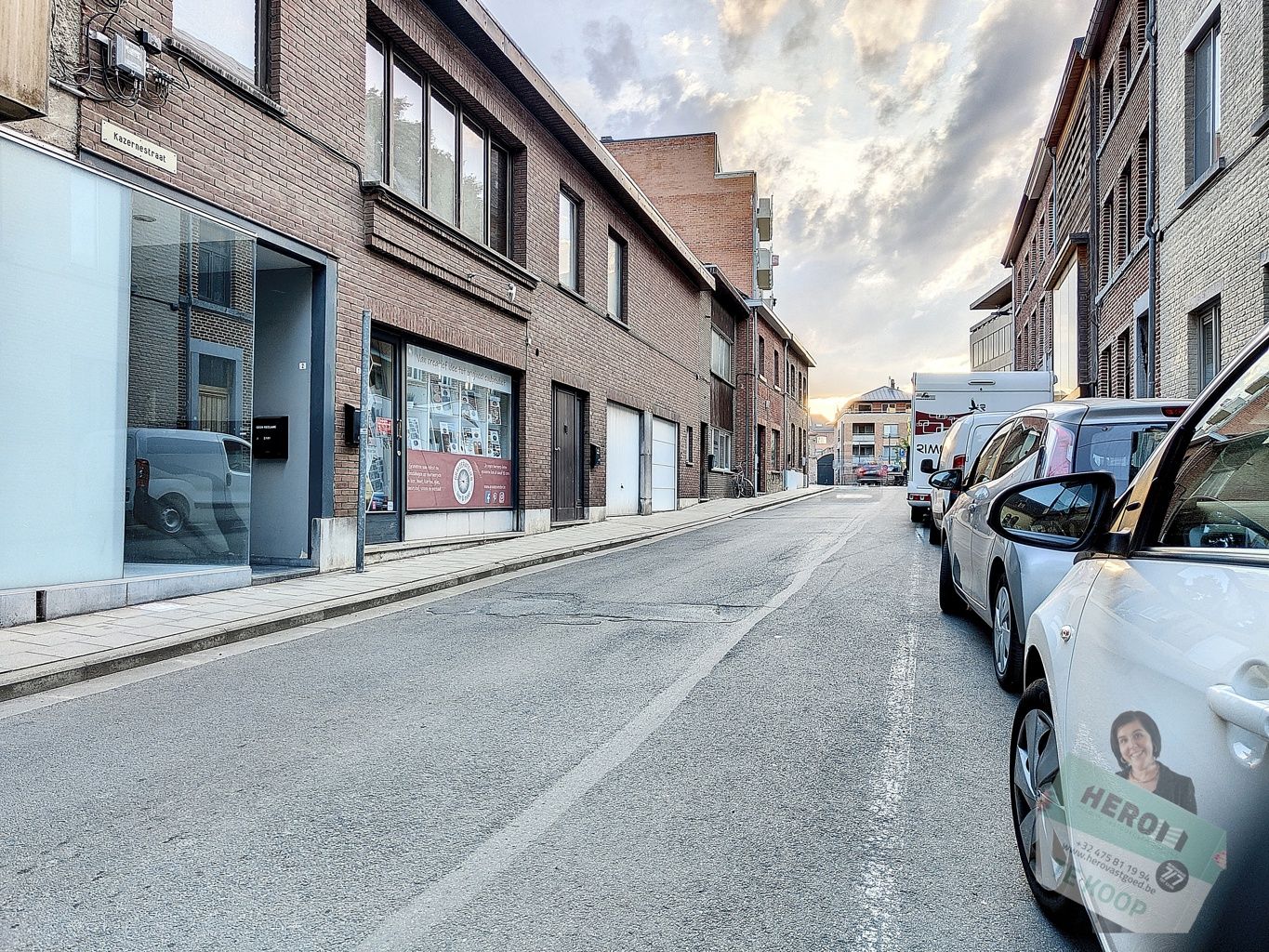 Woning in het centrum met 2 garages en handelspand foto 1