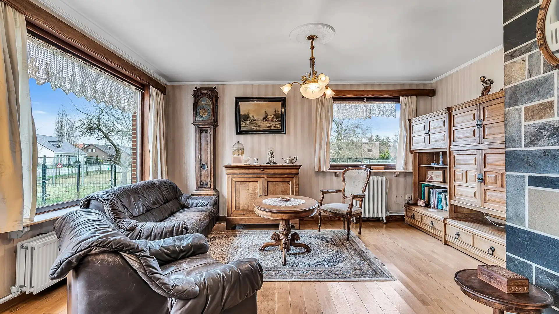 Rustig gelegen te renoveren woning met 4 slaapkamers op een perceel van 13a 07ca foto 7