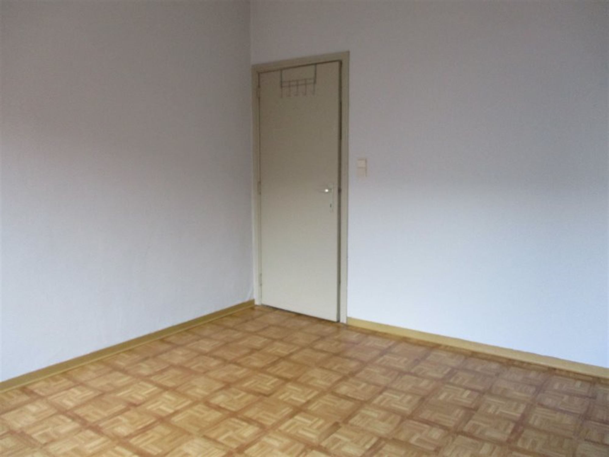 Appartement met 2 slaapkamers  op goede loctaie! foto 7