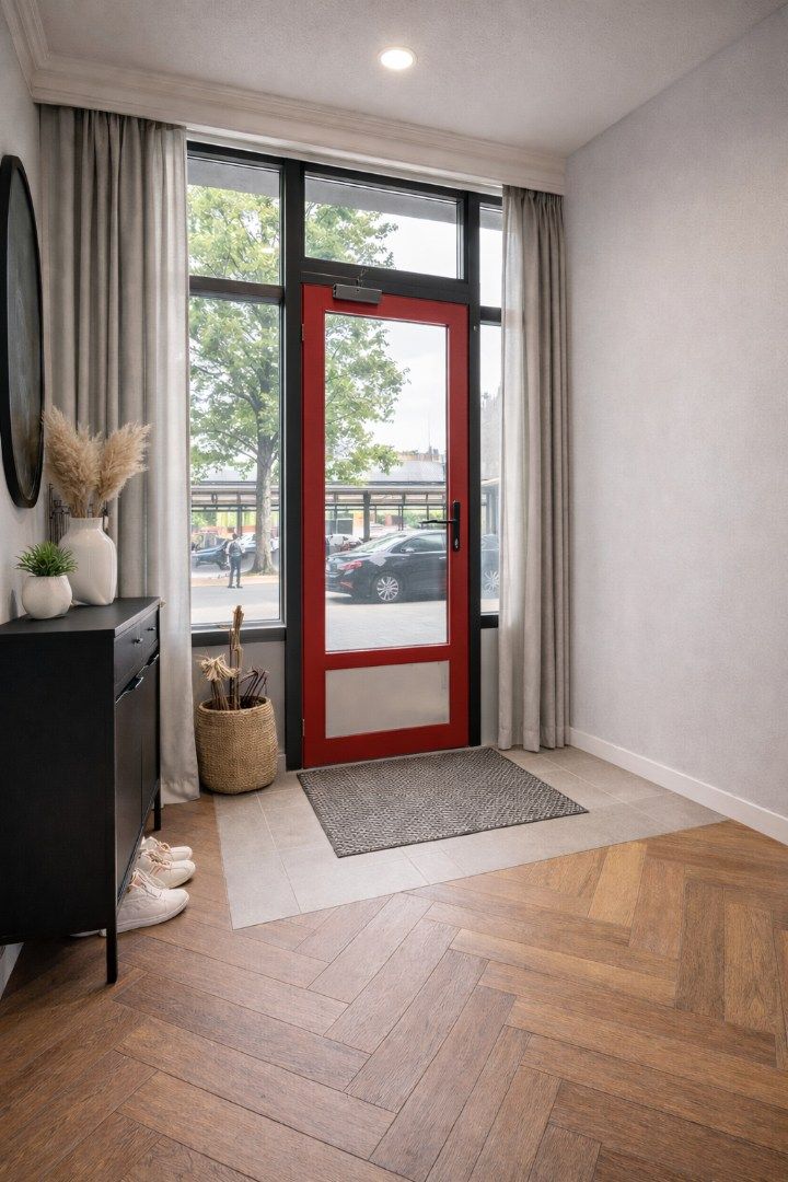 Bel-etagewoning met handelspand – Topligging aan Station Mol foto 5