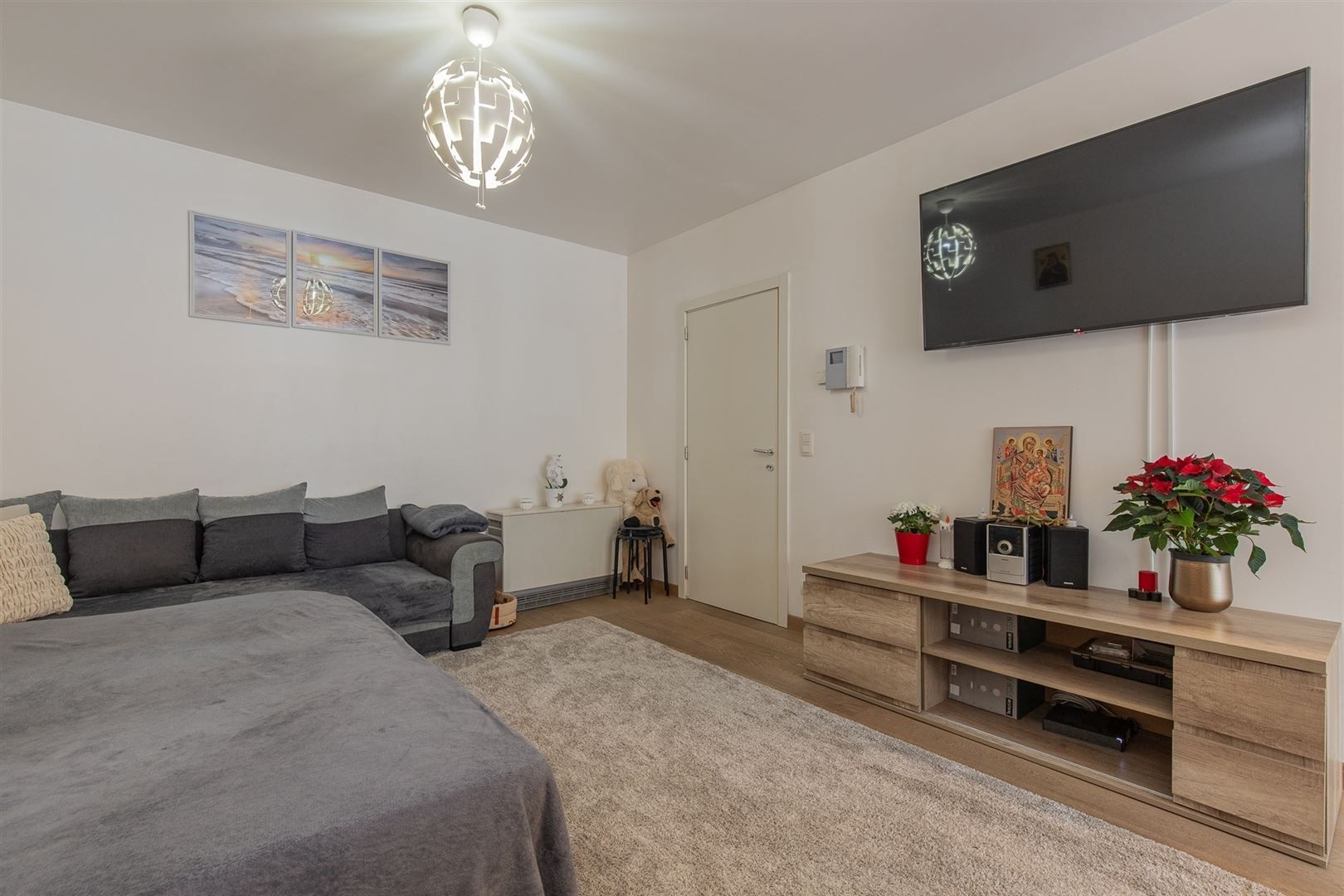 Instapklaar appartement met 2 SLP in Koekelberg! foto 3