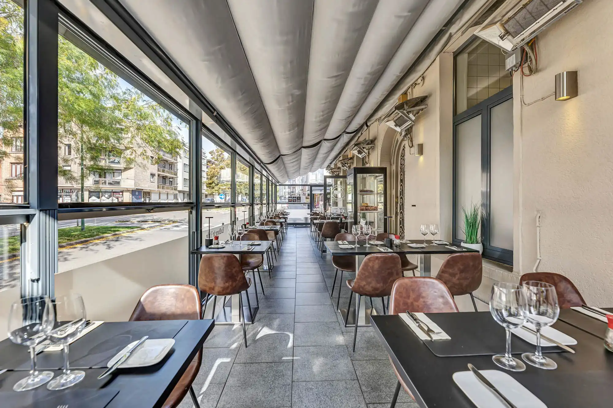 Gewaardeerd restaurant/handelspand met appartementen foto 7