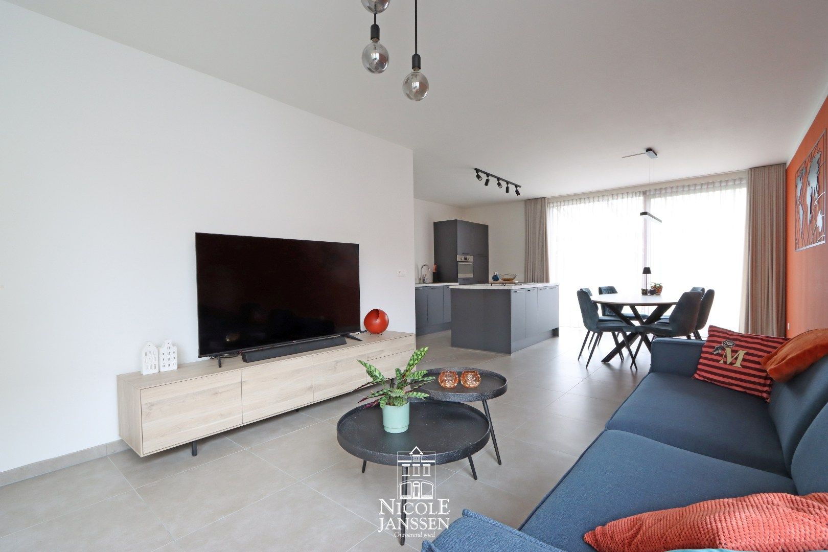 Halfvrijstaande nieuwbouwwoning met drie slaapkamers en gezellige tuin  foto 4