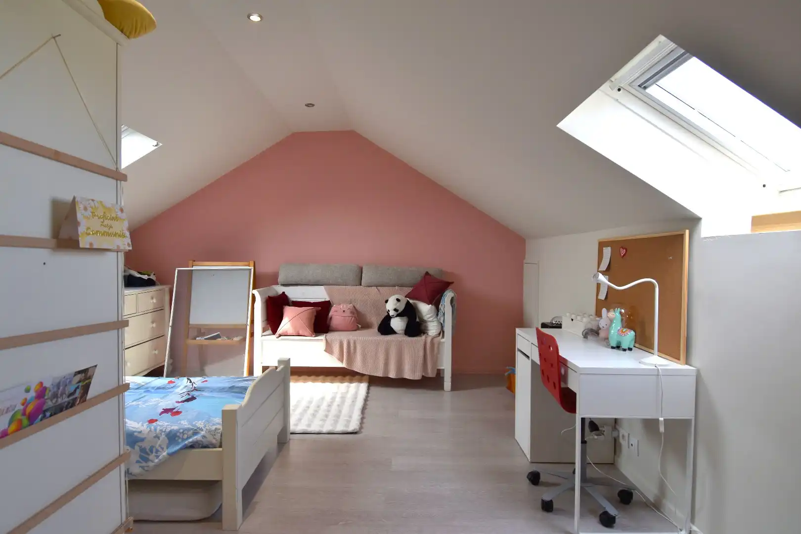 Instapklare woning met 3 slaapkamers, garage en zonnige tuin te koop in Wevelgem foto 15
