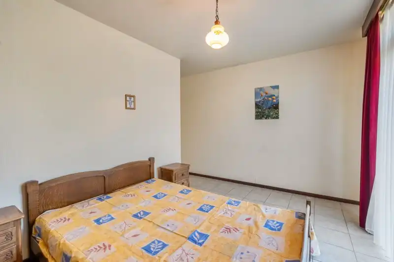 Gelijkvloerse bungalow op een perceel van 20are foto 15