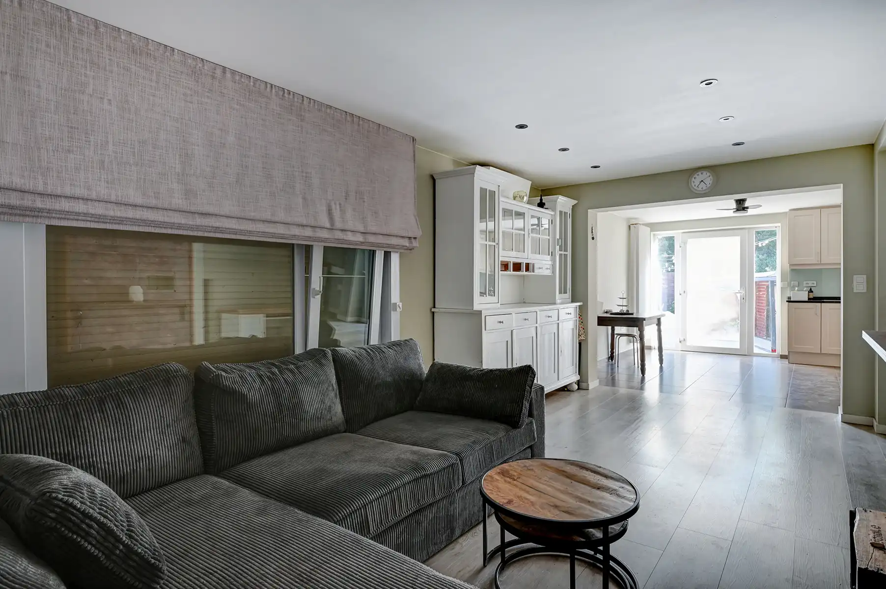 Karaktervolle en energiezuinige split-level woning op een perceel van 3a 96ca. foto 5