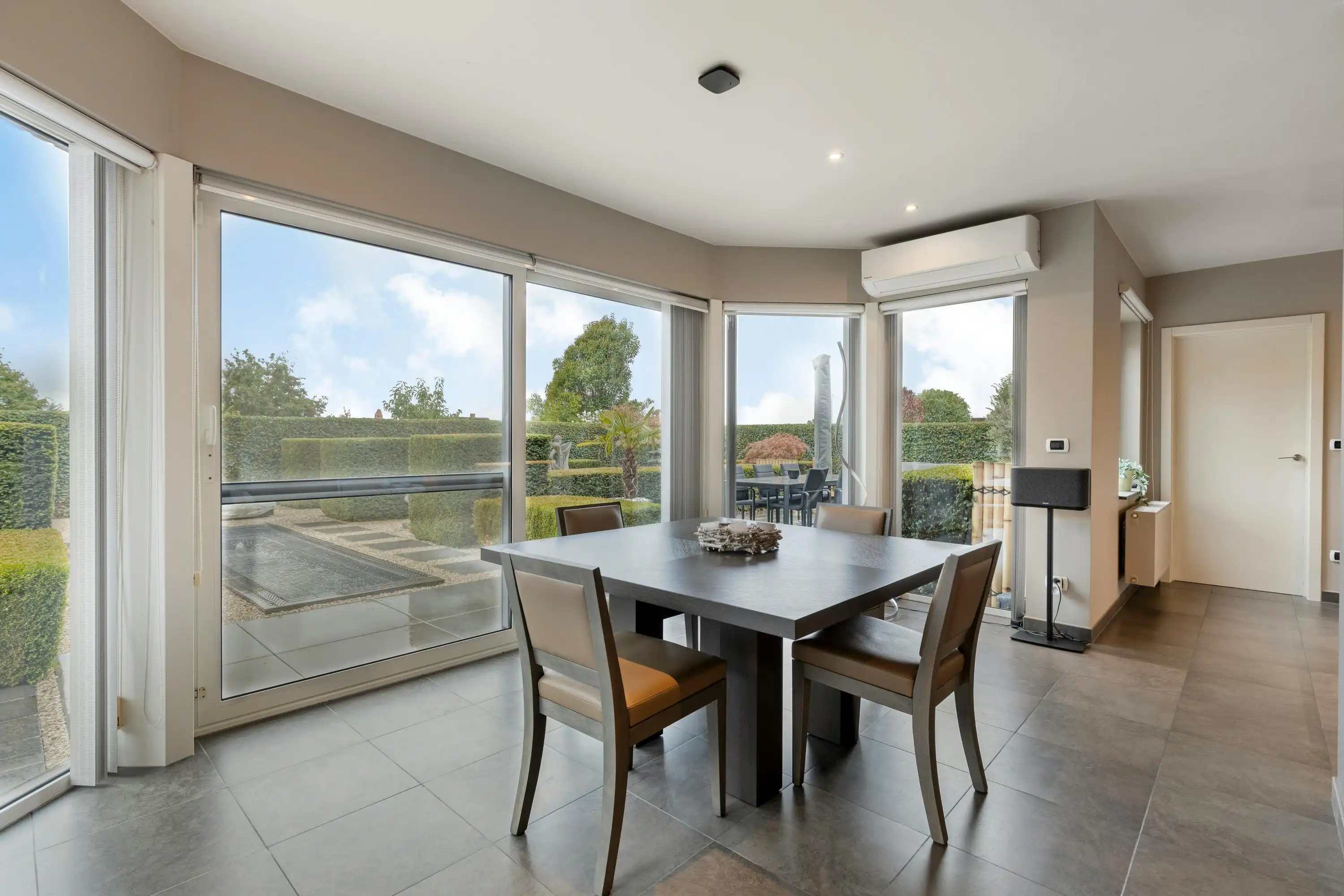 Prachtig afgewerkte en onderhouden villa in Moerzeke foto 10