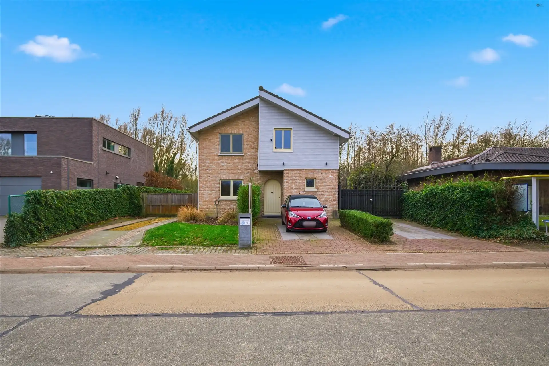 Hoofdfoto van de publicatie: Open bebouwing met grote grond van 3.711m²