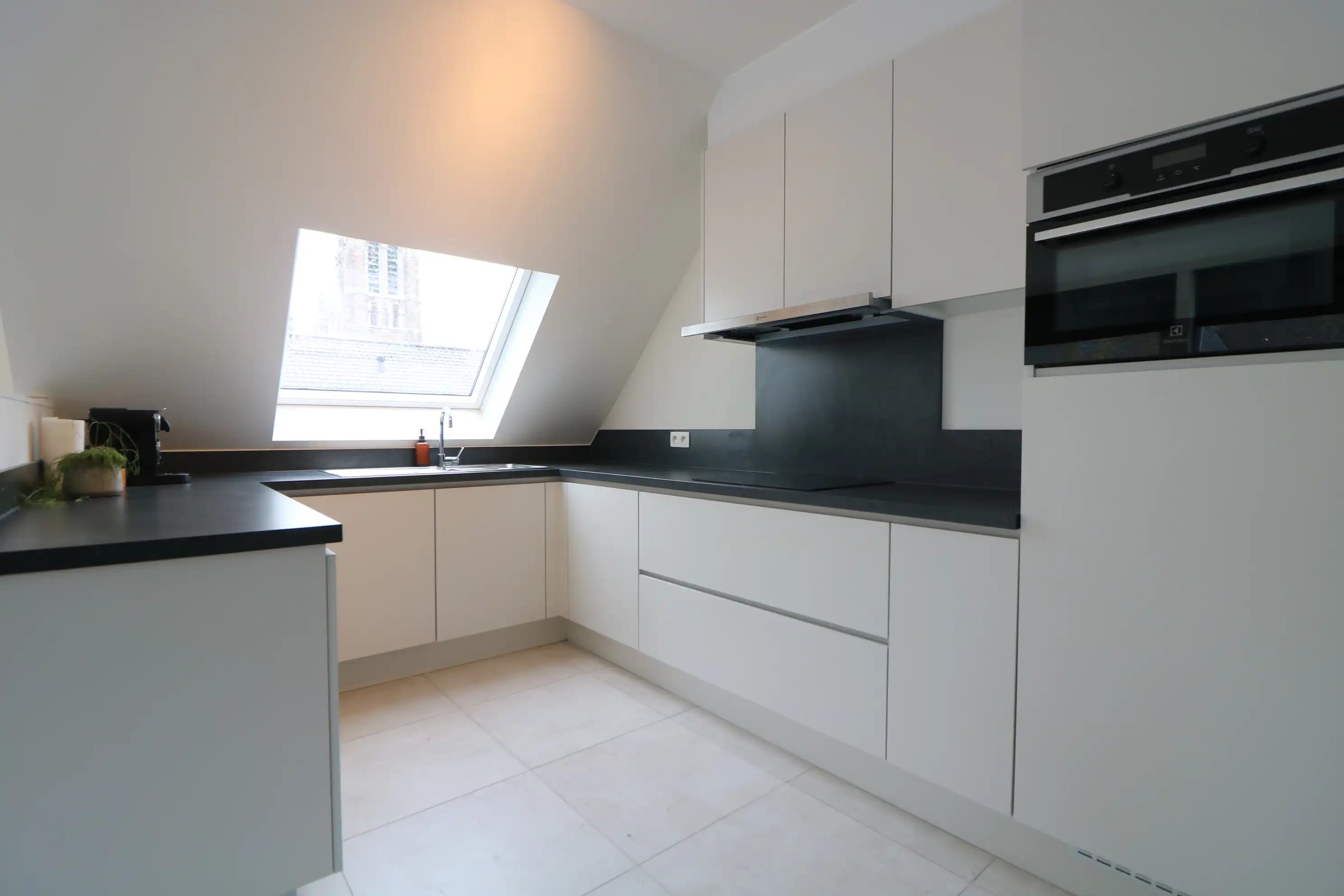 Recent en luxueus hoek appartement met 3 slaapkamers, 2 badkamers en ruim terras foto 10