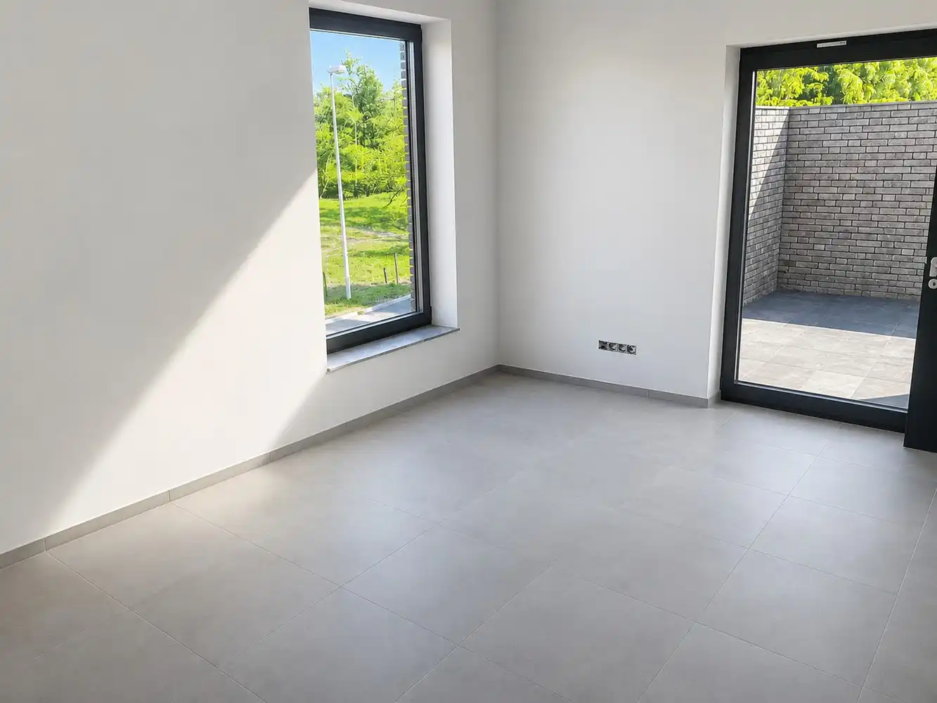 Te huur: Energiezuinig wonen in stijlvolle nieuwbouwwoning te Maaseik foto 4