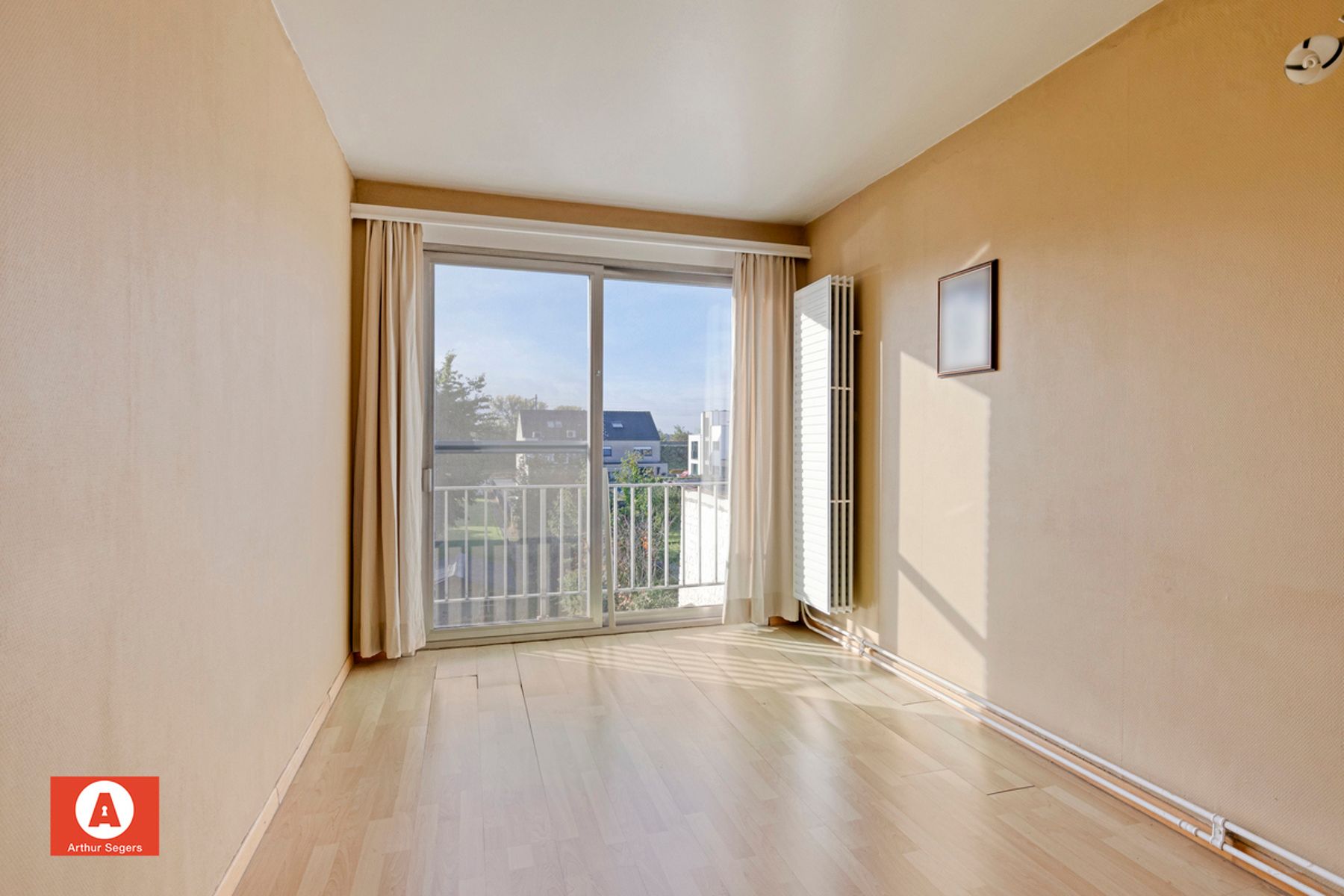 Ruime woning met zuidgerichte tuin en achteruitweg foto 21