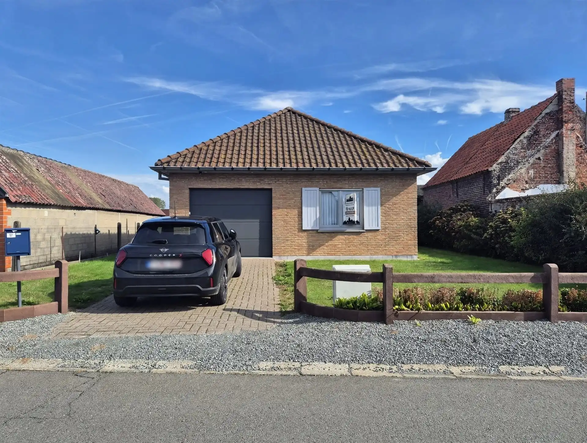 Gunstig gelegen bungalow voor kort verhuur.  foto {{pictureIndex}}