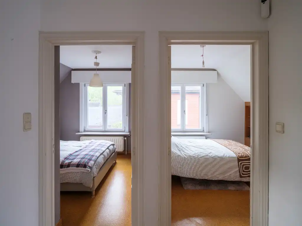 Vrijstaande woning (bew. opp 179m2) met 4 slaapkamers op perceel van 779m2 te Sint-Denijs-Westrem. foto 8