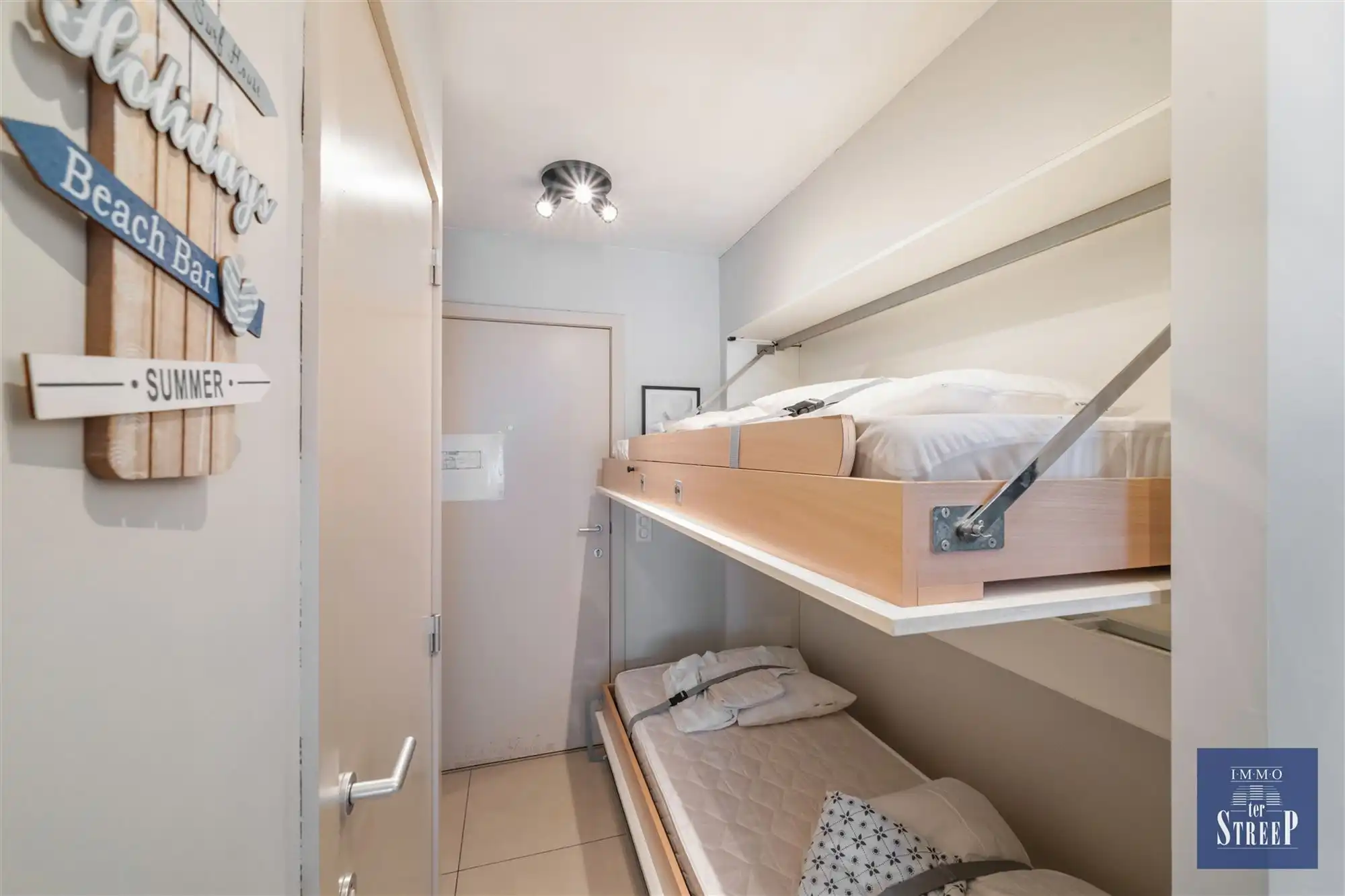 Gemeubelde studio foto 10