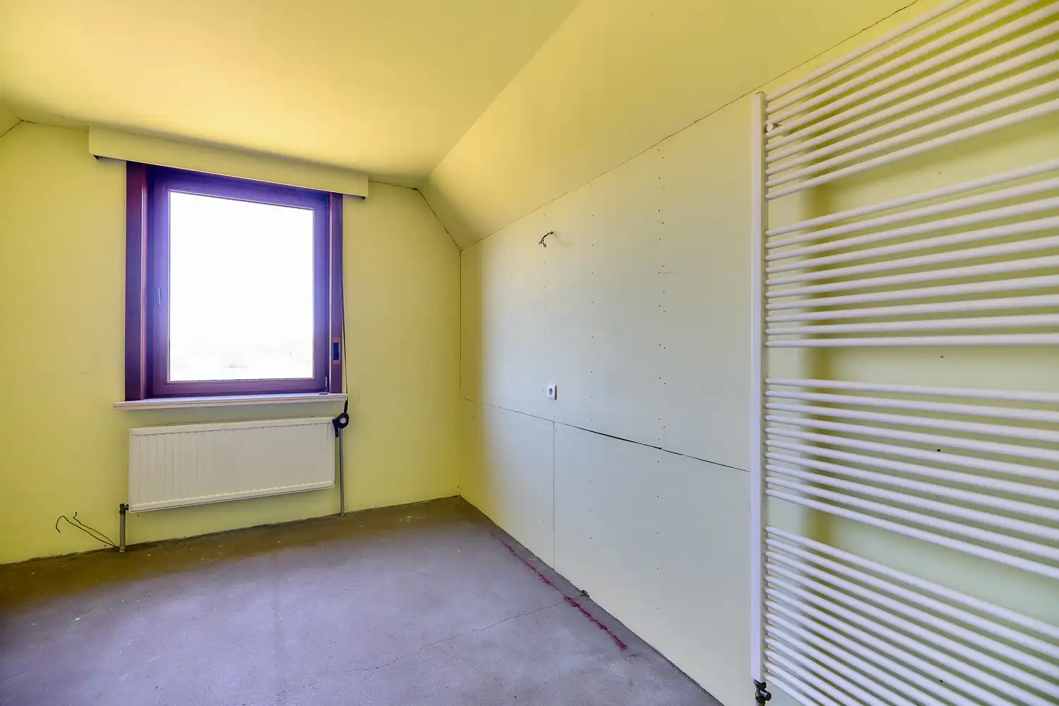 Ruime en degelijk gebouwde villa op groen perceel van 1318m² met zicht op de velden foto 19
