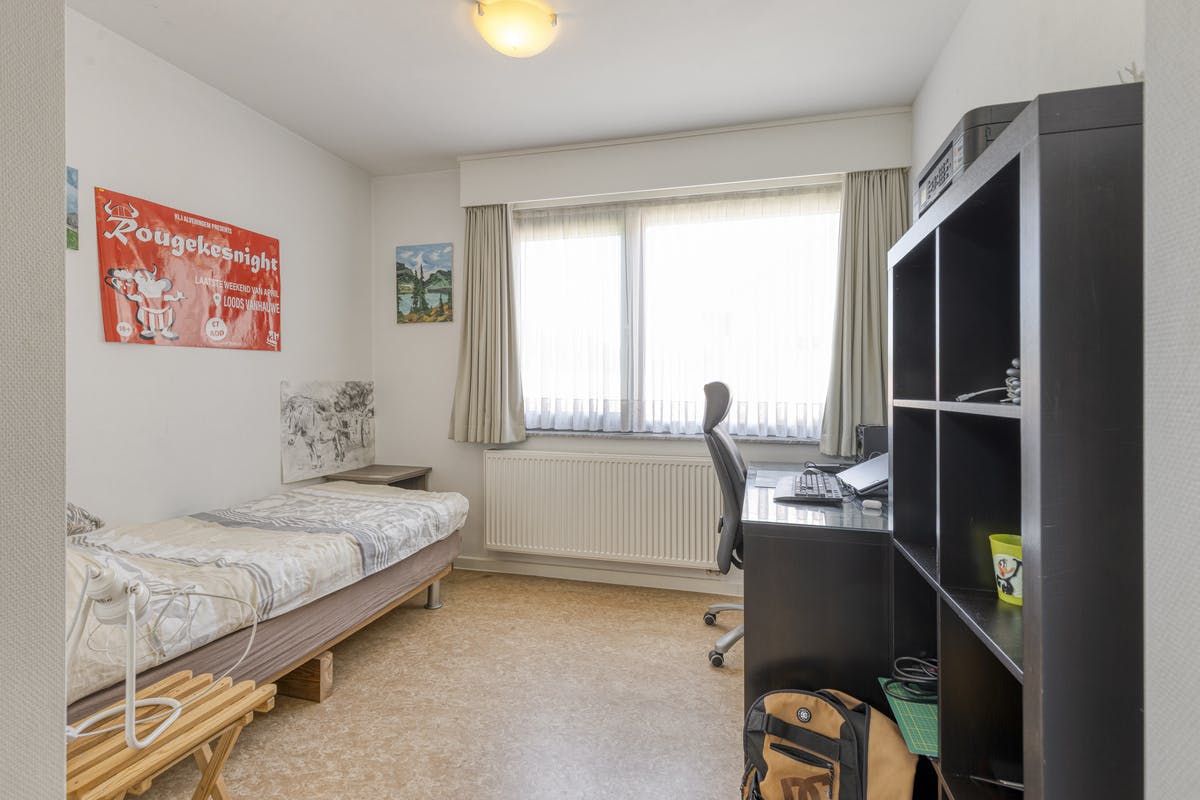 Uniek pand met appartement en 3 studentenkamers in Sint-Michiels foto 13