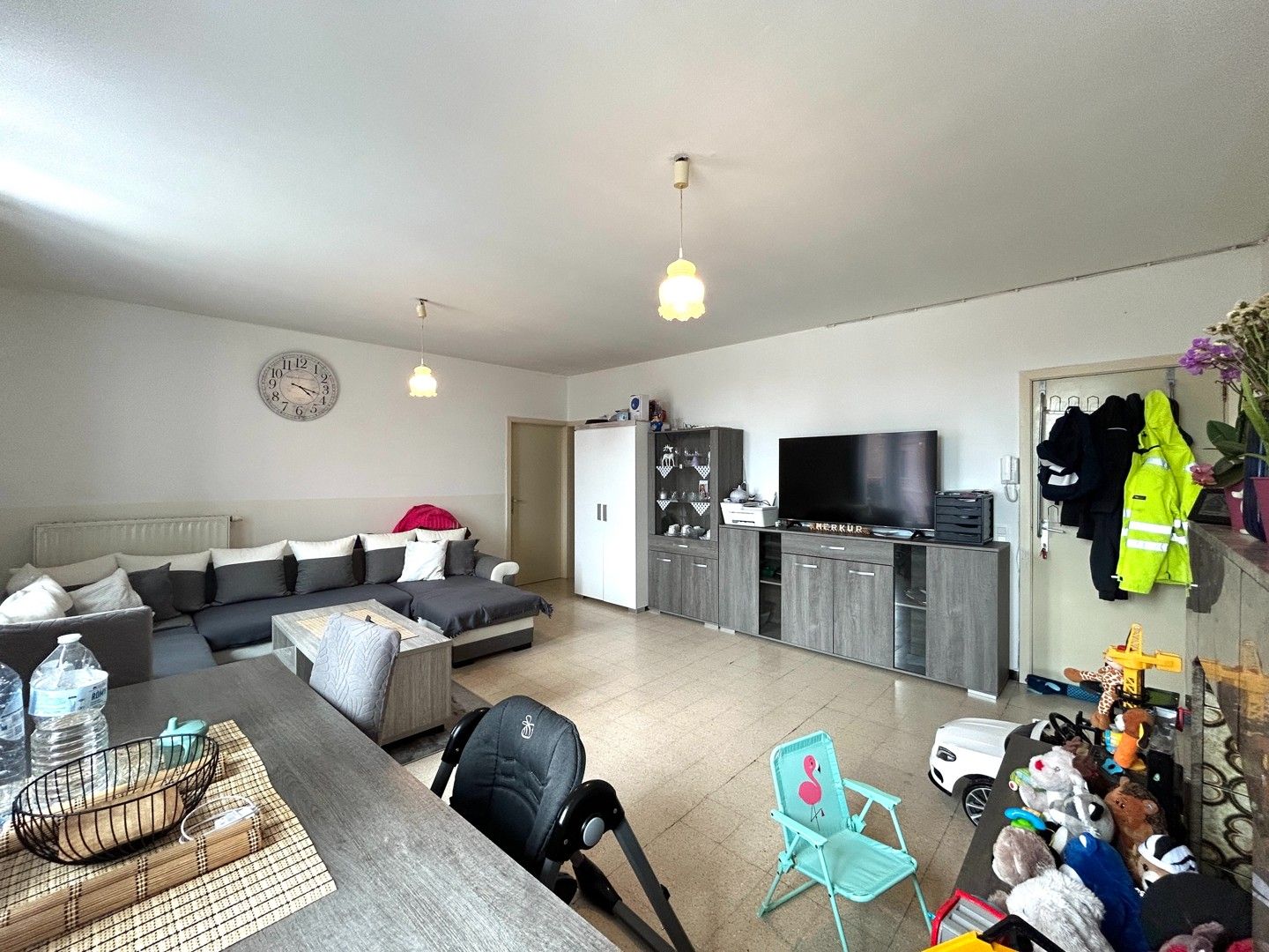 Instapklaar appartement met 1 slaapkamer te Ardooie! foto 2