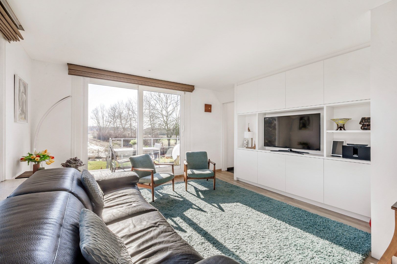 GERENOVEERDE WONING MET 3 SLPKS, TUIN EN RUIME GARAGE (973m²) foto 6