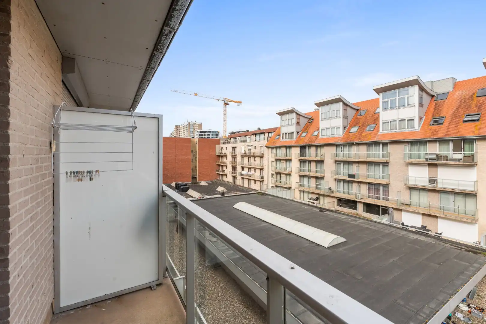 Modern gemeubeld 2 slaapkamerappartement met garage TE KOOP foto 15