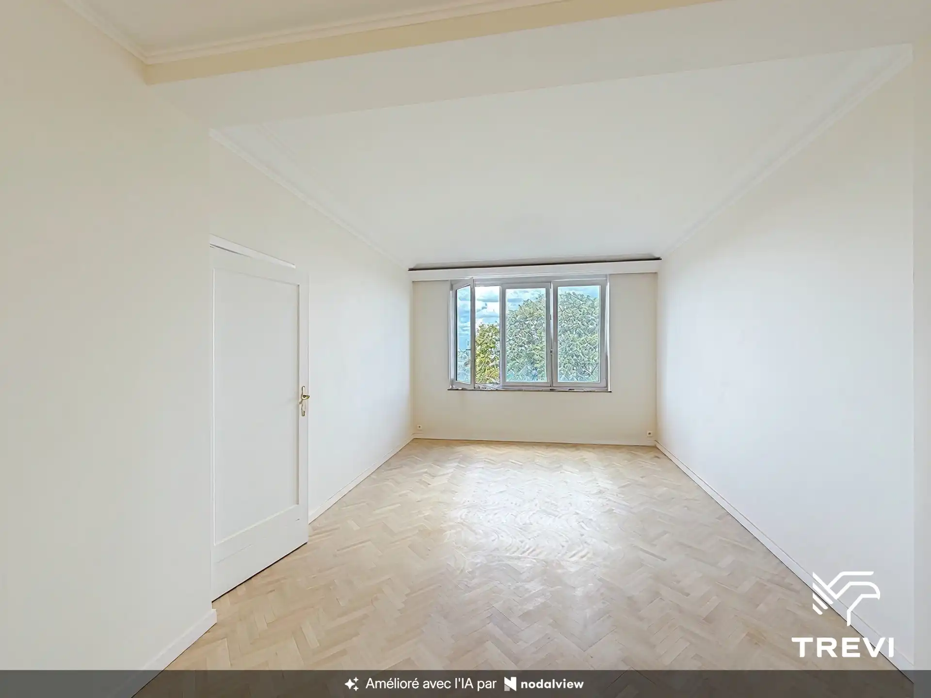  Licht appartement met 2 slaapkamers + parkeerplaats   foto 6