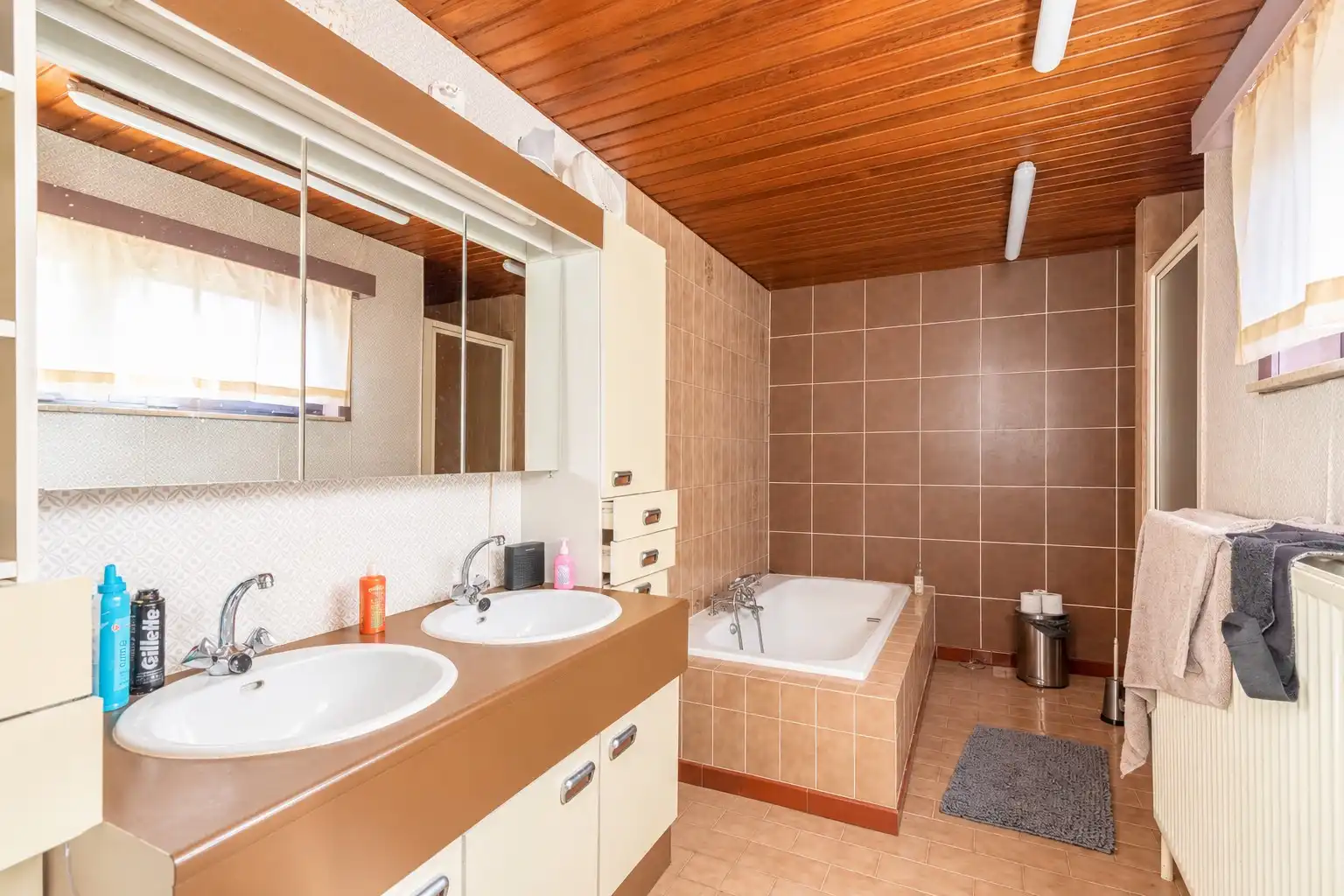 Te renoveren rijwoning met ruime garage en tal van mogelijkheden in Temse foto 11
