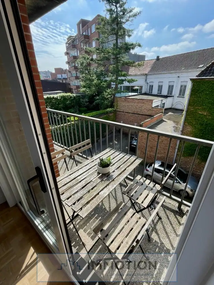 Comfortabel appartement met 2 slaapkamers en staanplaats in centrum Kortrijk foto 4